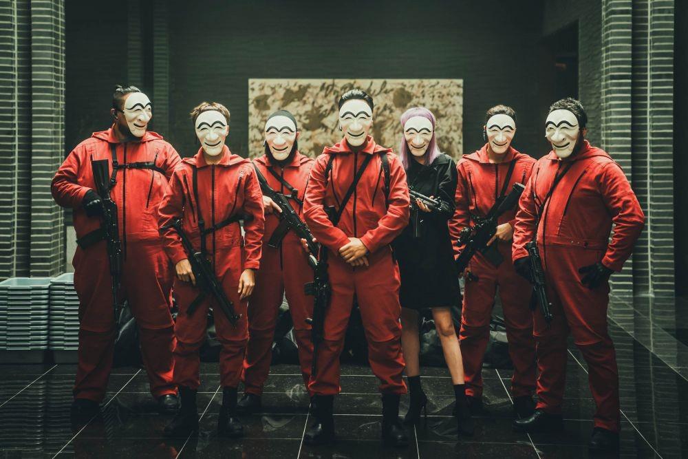 [QUIZ] Kami Tahu Kamu Sudah Nonton Money Heist Korea Lewat Game 'Siapakah Aku' Ini!