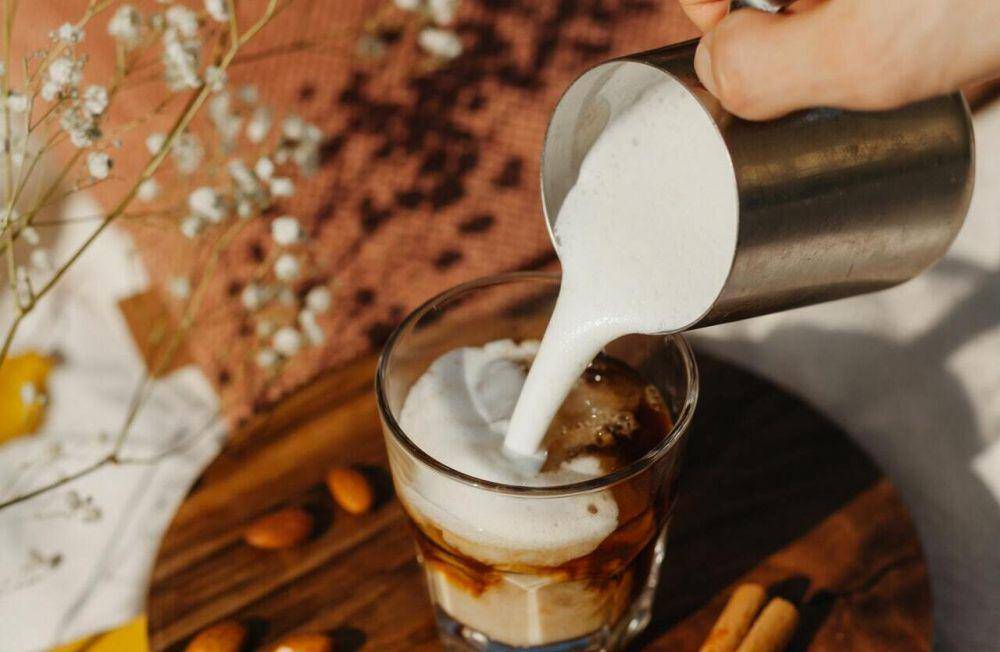 ilustrasi french vanilla creamer pada kopi (pexels.com/Polina Kovaleva)