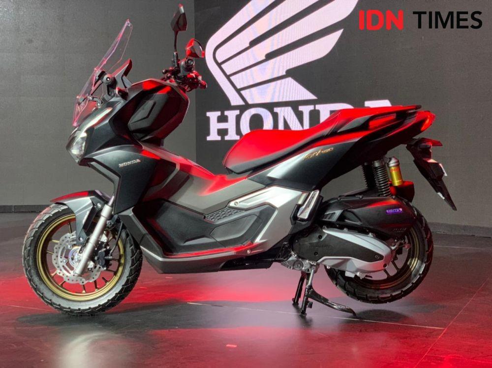 Tinggi jok Honda ADV 160 sekarang lebih bersahabat (IDN Times/Fadhliansyah)