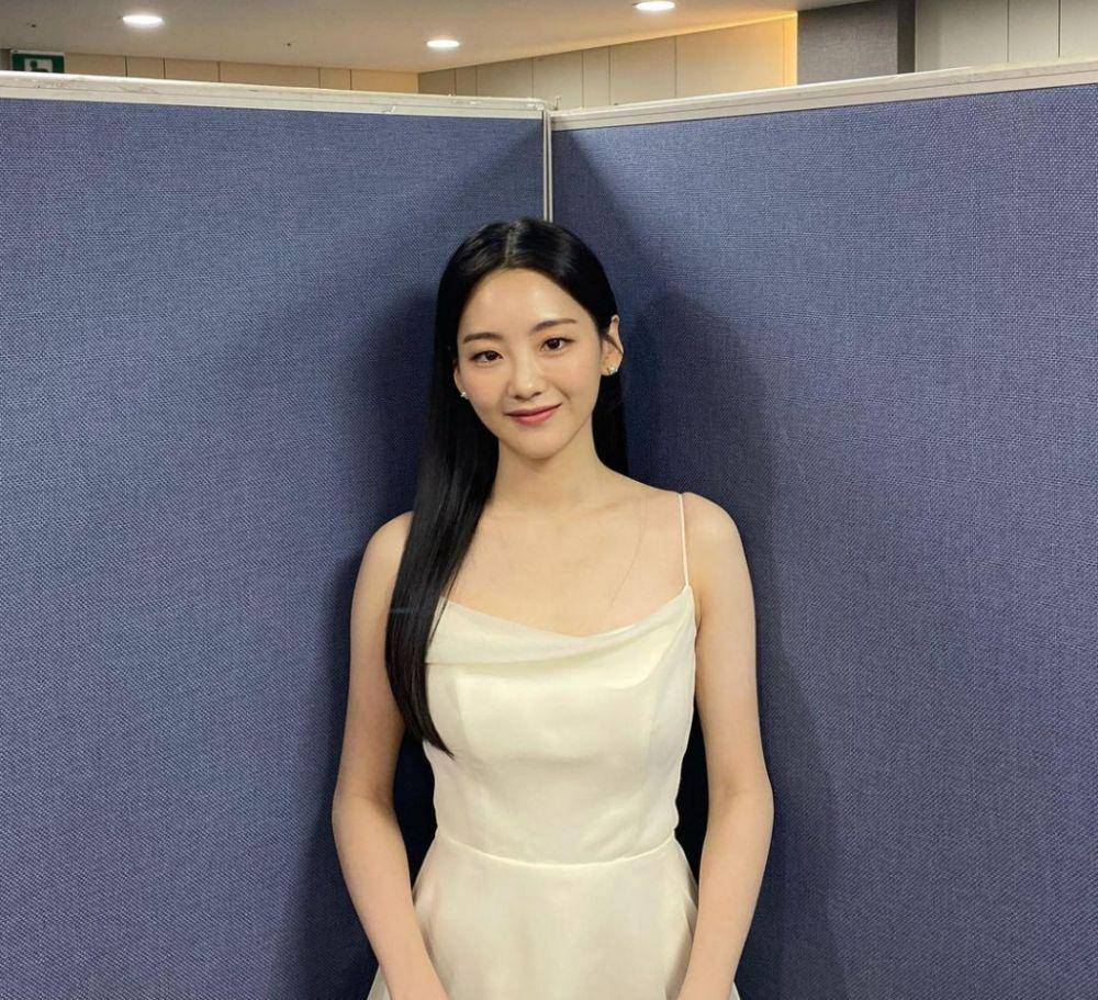 Cho Yi Hyun (instagram.com/yihyun_1208)