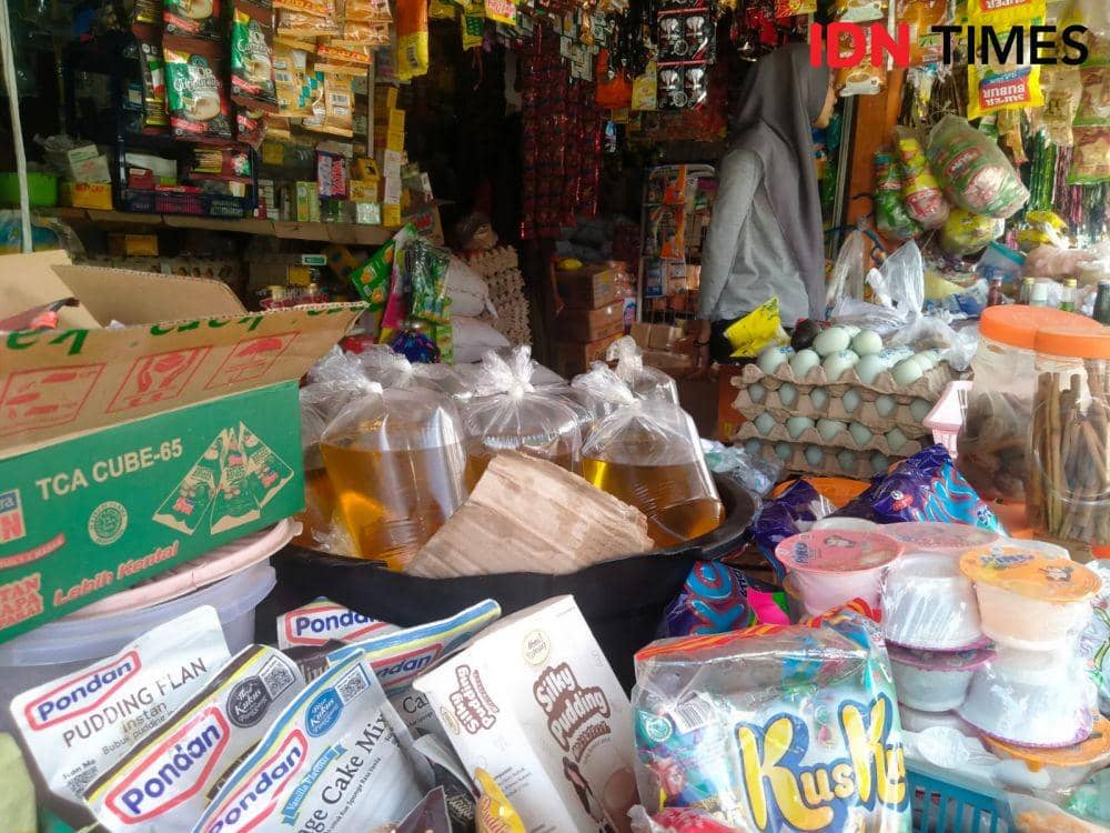 Pedangan pasar tradisional di Banjarmasin Kalimantan Selatan (Kalsel), Sabtu (2/7/2022). (IDN Times/Hamdani)