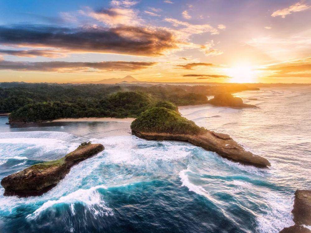 potret Pantai Kondang Merak (instagram.com/Harisfaray)