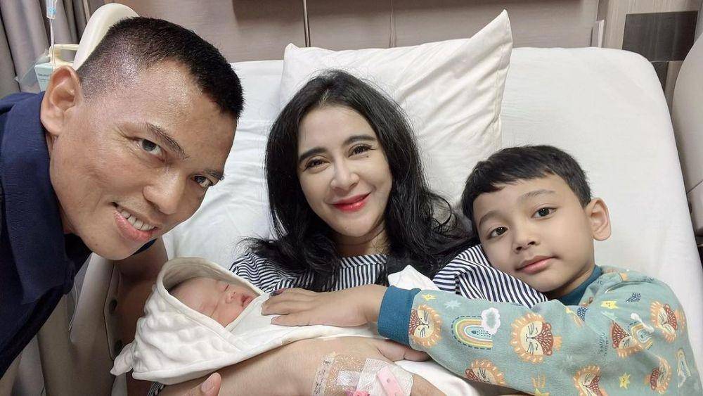 potret hamil hingga lahiran Uut Permatasari (instagram.com/uutpermatasari)hingga