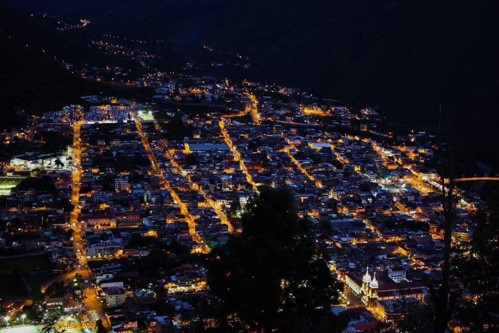 potret Baños (unsplash.com/Azzedine Rouichi)