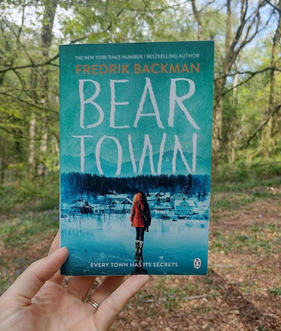 novel Beartown (instagram.com/baskets_of_books)