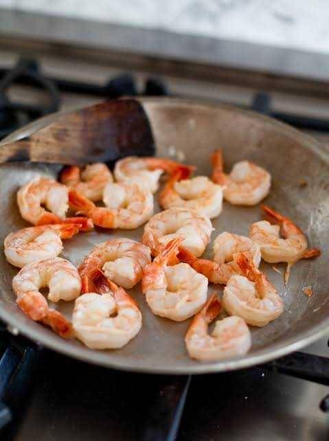 menumis udang (thekitchn.com)