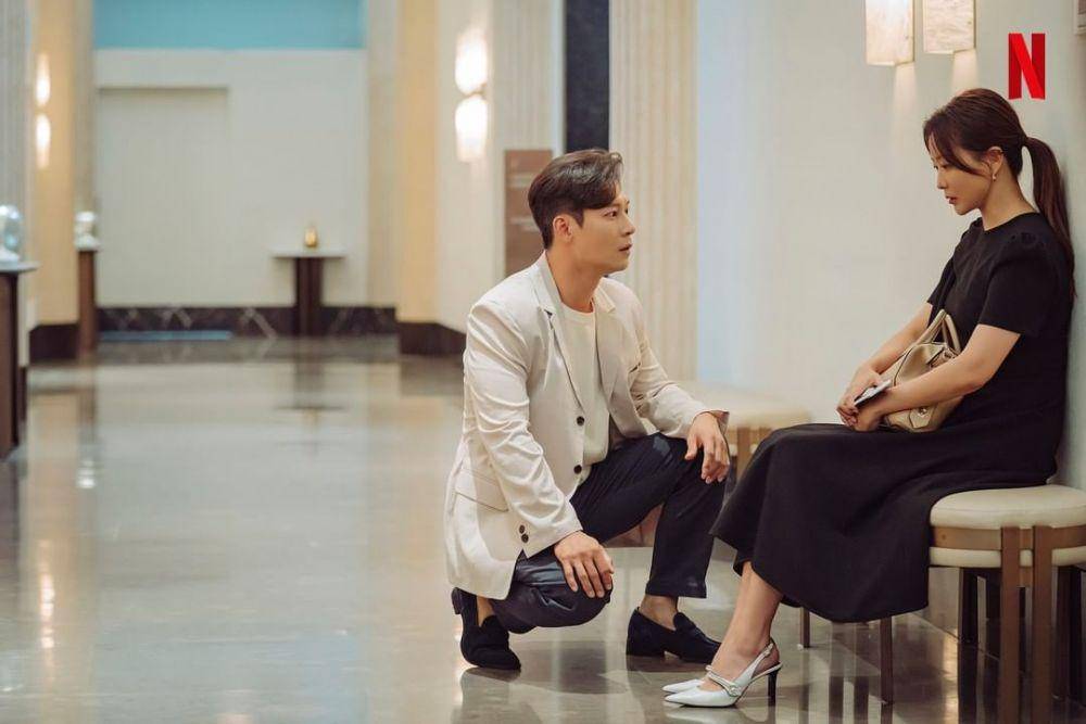 Park Hoon dan Kim Hee Sun di Remarriage and Desires (instagram.com/netflixkr)