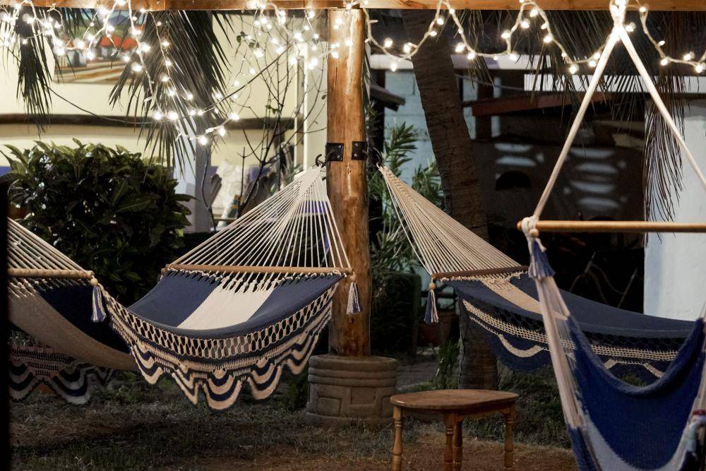 ilustrasi tempat tidur gantung (unsplash.com/Jeremy Bezanger)