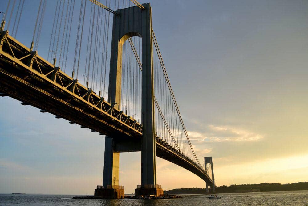 Ilustrasi jembatan penghubung (unsplash.com/Manuel Mnvx)