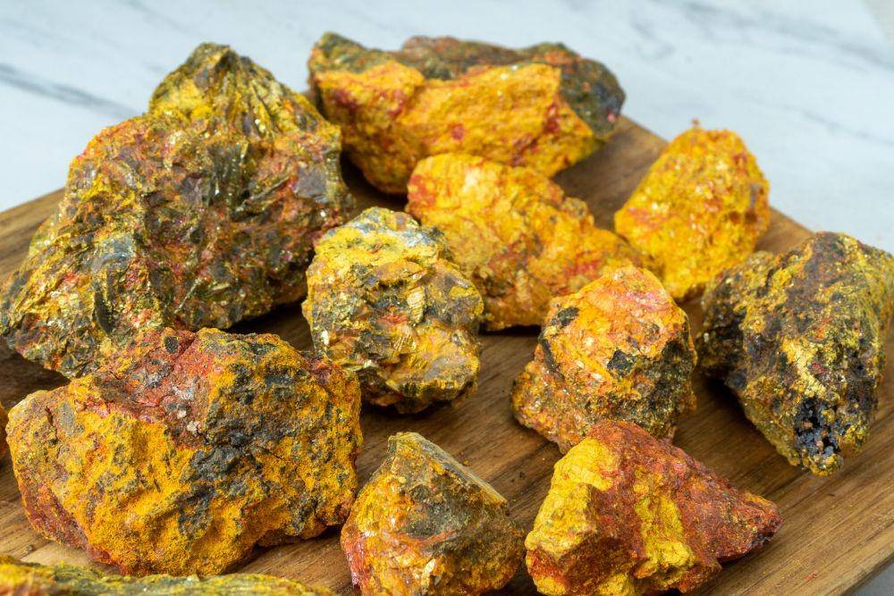 Orpiment (thecrystalcouncil.com)