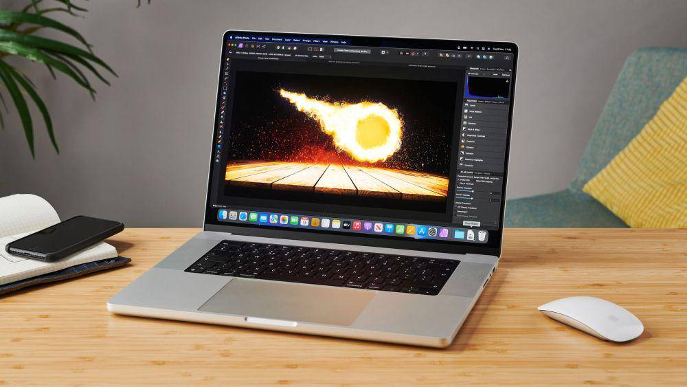 ilustrasi layar MacBook (creativebloq.com)