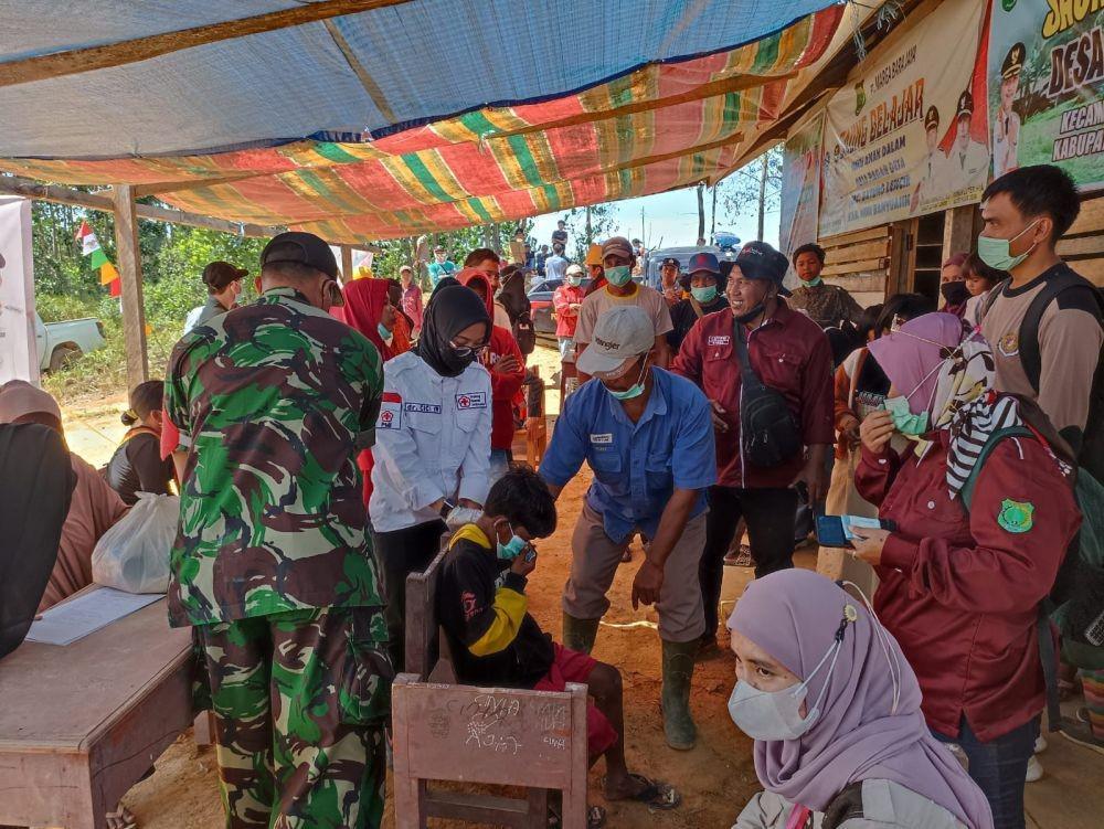45 Orang Suku Anak Dalam di Muba Terima Vaksin dan Vitamin Gratis