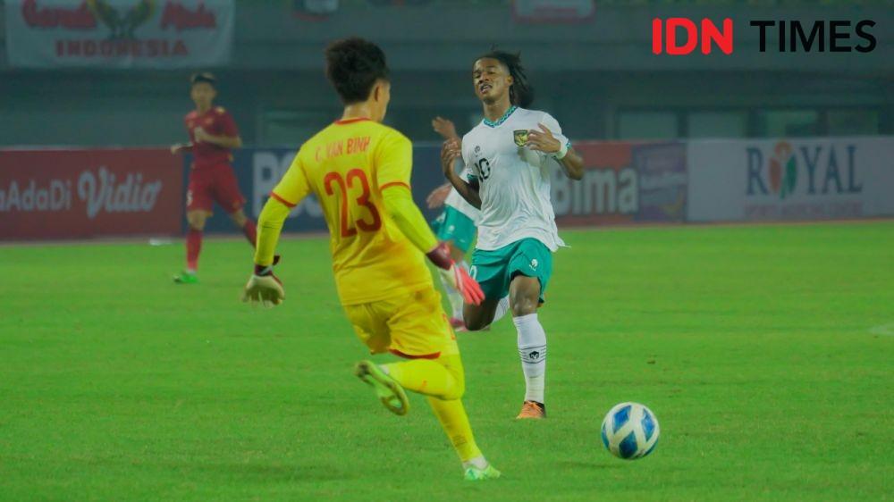Piala AFF U-19, Indonesia VS Vietnam di Stadion Patriot Candrabhaga, Sabtu (2/7/2022). Foto: IDN Times/Tata Firza.