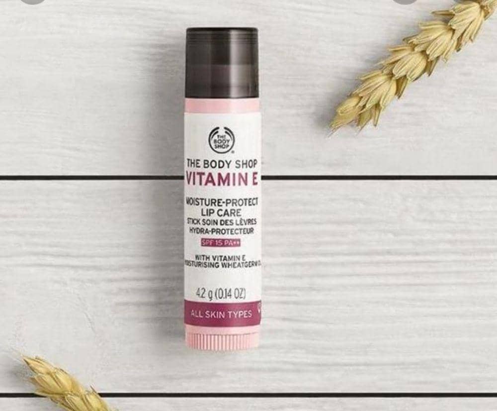 The Body Shop Lip Care Stick (shopee.co.id/nleschshop)