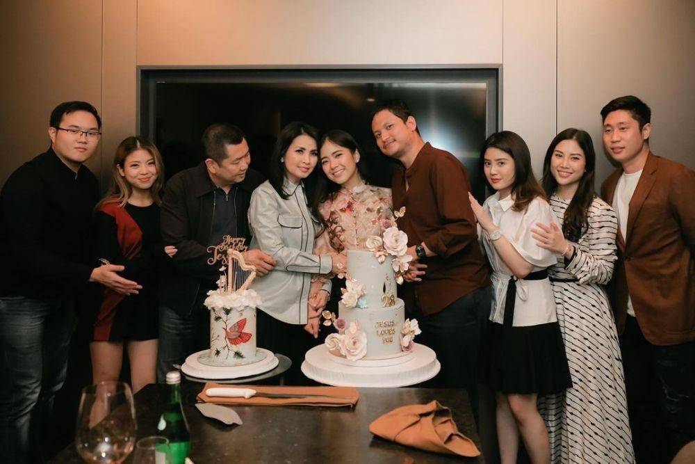 potret ultah Jessica Tanoesoedibjo (instagram.com/angelatanoesoedibjo)