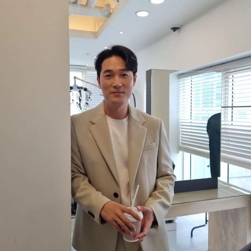 Kim Young Jae (instagram.com/yjkim_1005)