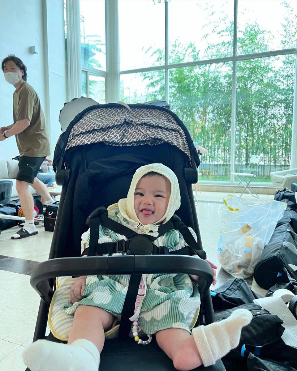 Baby Bible (instagram.com/babybible911)