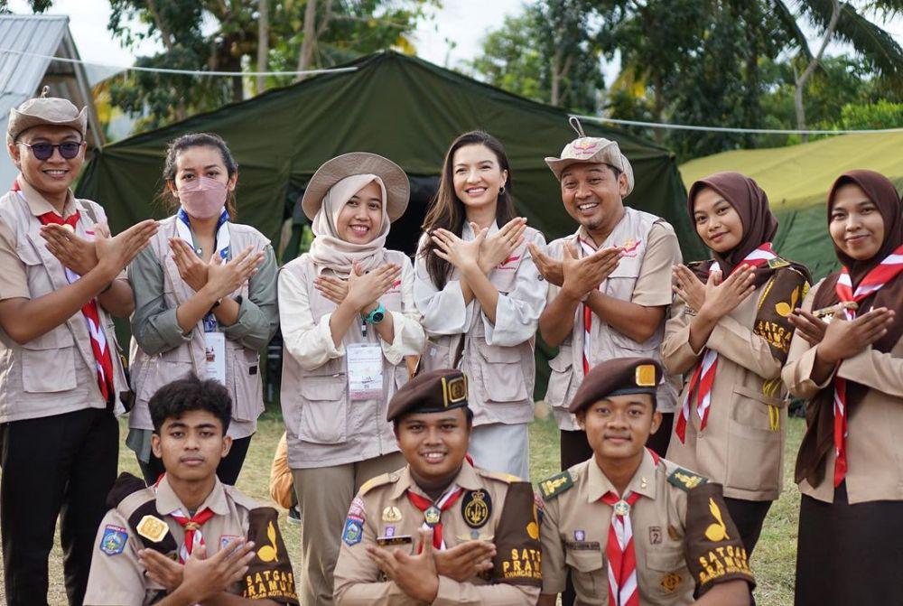 9 Aksi Sosial Raline Shah Jadi Relawan di NTB, Inspiratif!