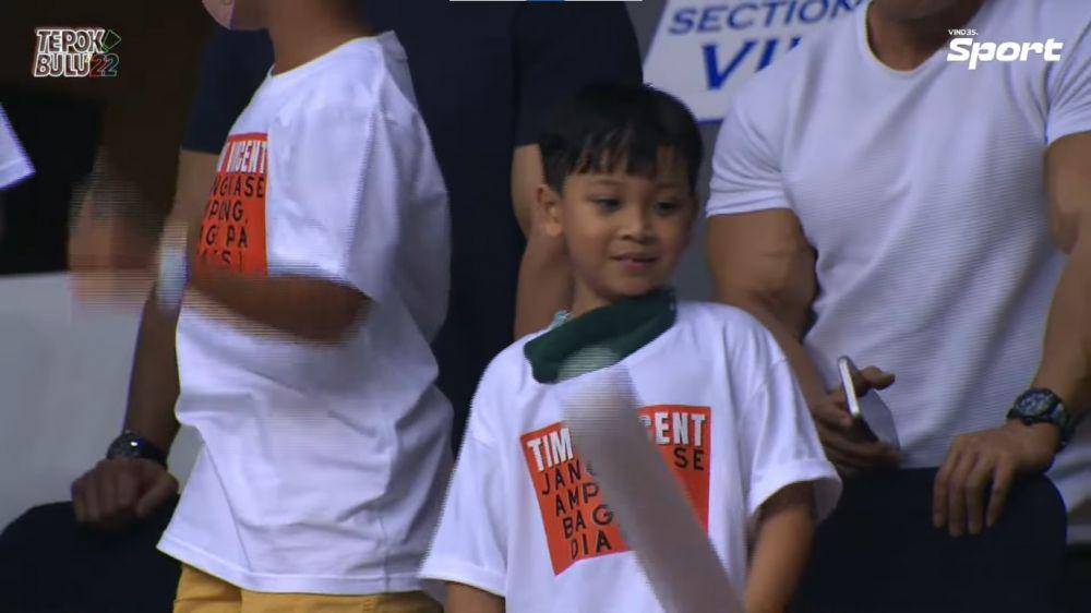 Vincent Rompies dengan istri dan anak-anaknya di Vindes Sport Tepok Bulu 2022 (youtube.com/VINDES)
