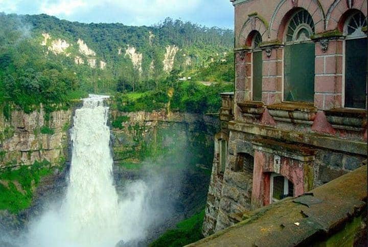 Air Terjun Tequendama (instagram.com/forgottenbuildingsofthepast)