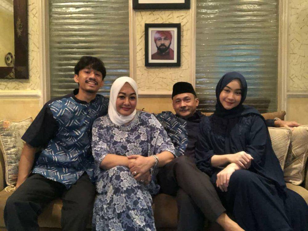 Adi Bing Slamet dan keluarga (instagram.com/janahabs)