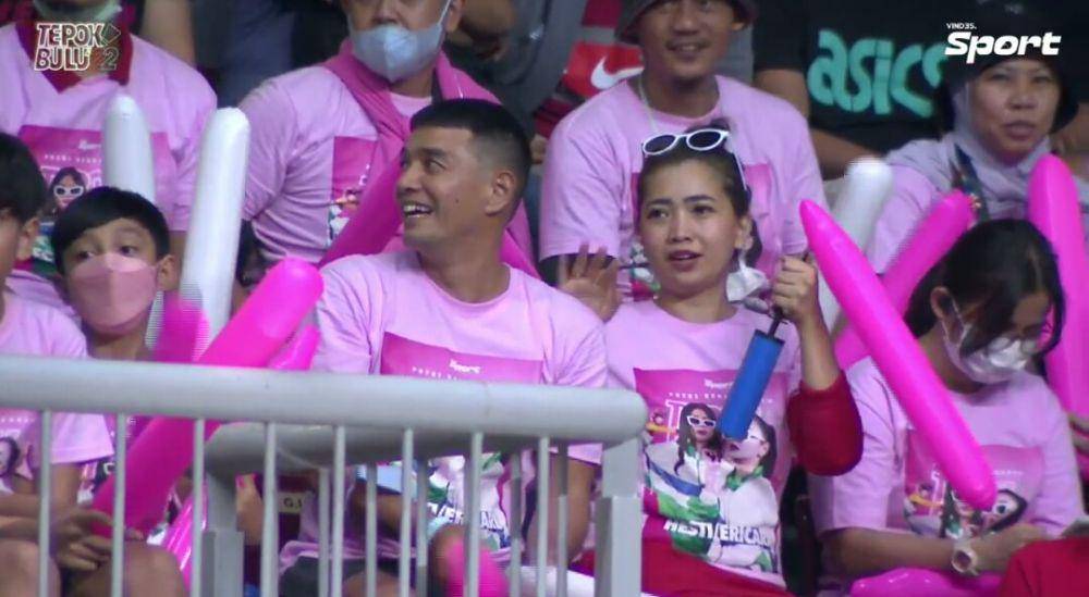 potret seleb di pertandingan Tepok Bulu '22 (youtube.com/VINDES)