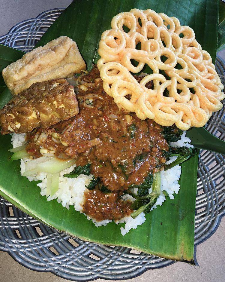 kuliner pecel/Instagram @pecel_khas_garahan