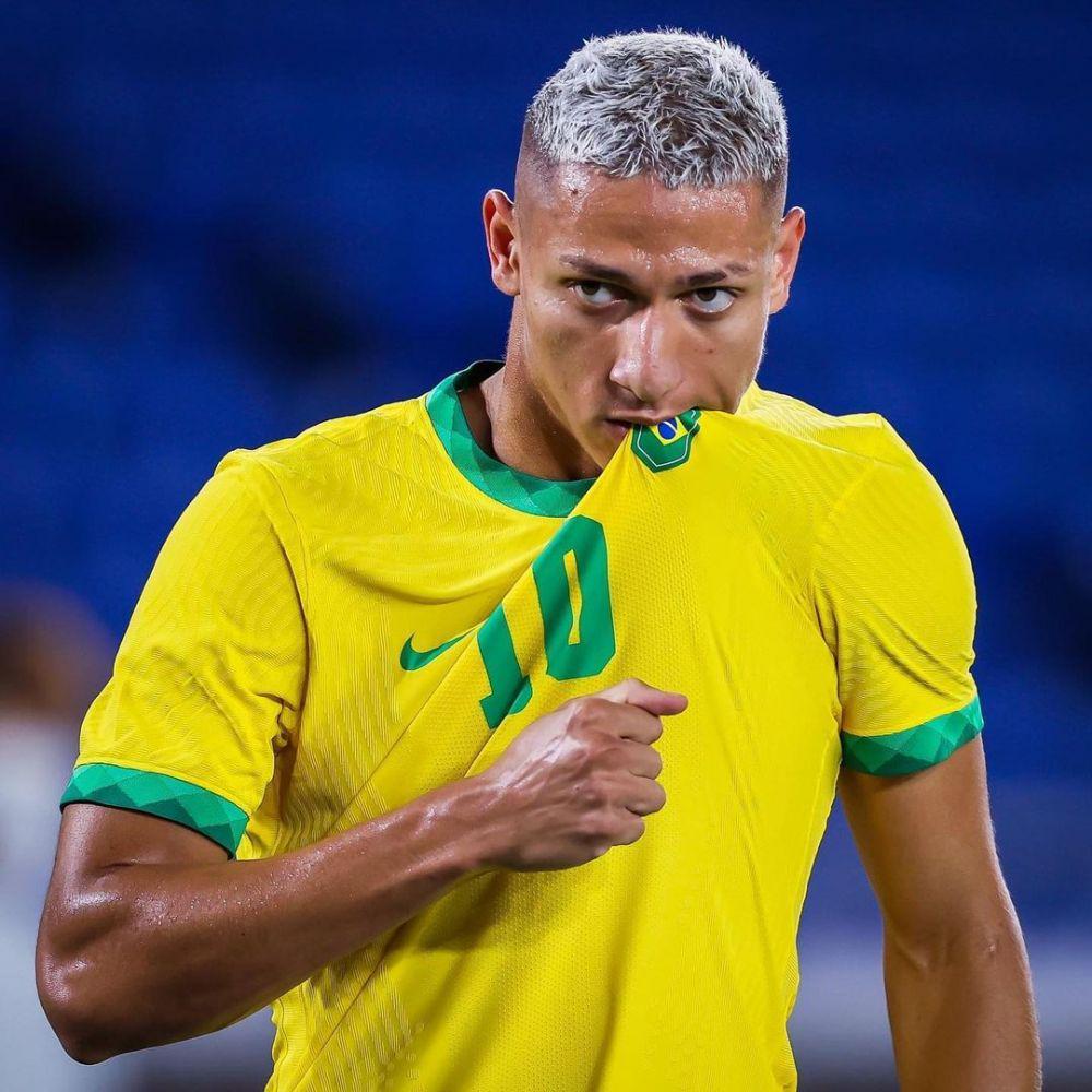 Richarlison saat membela Timnas Brasil. (instagram.com/richarlison)