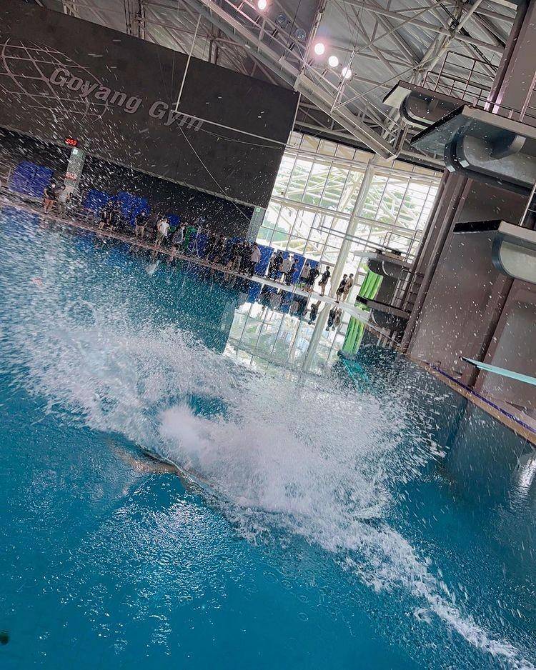 Lee Min Ho di kolam renang (Instagram.com/actorleeminho)