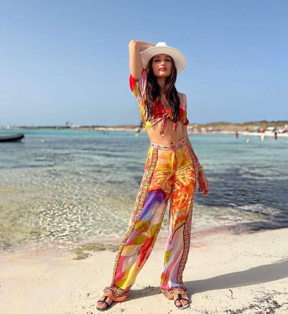 paduan wide leg pants ala Cinta Laura (instagram.com/claurakiehl)