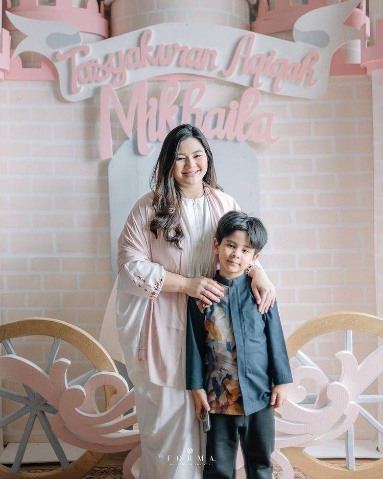 potret akikah anak kedua Eriska Rein (instagram.com/eriskarein)