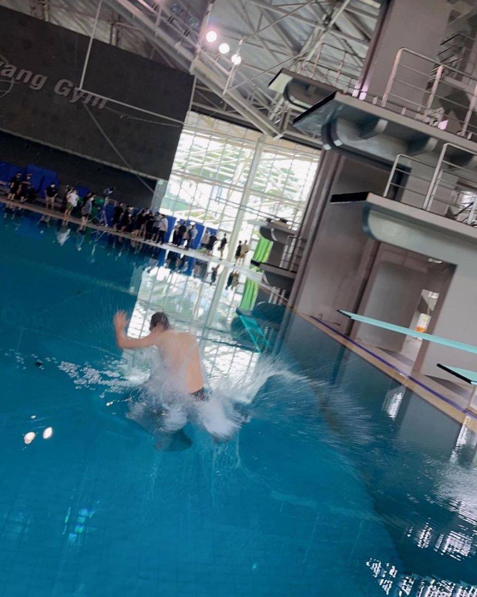 Lee Min Ho di kolam renang (Instagram.com/actorleeminho)