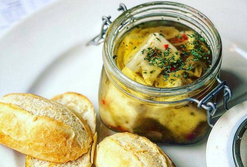 Hermelin (instagram.com/foodforfoster)