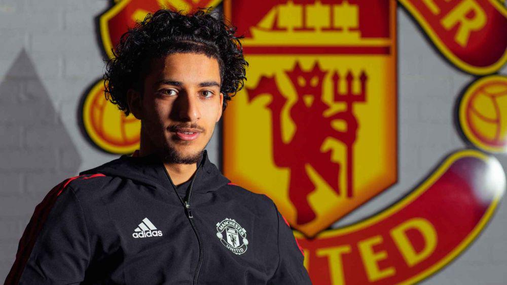 Zidane Iqbal (manutd.com)