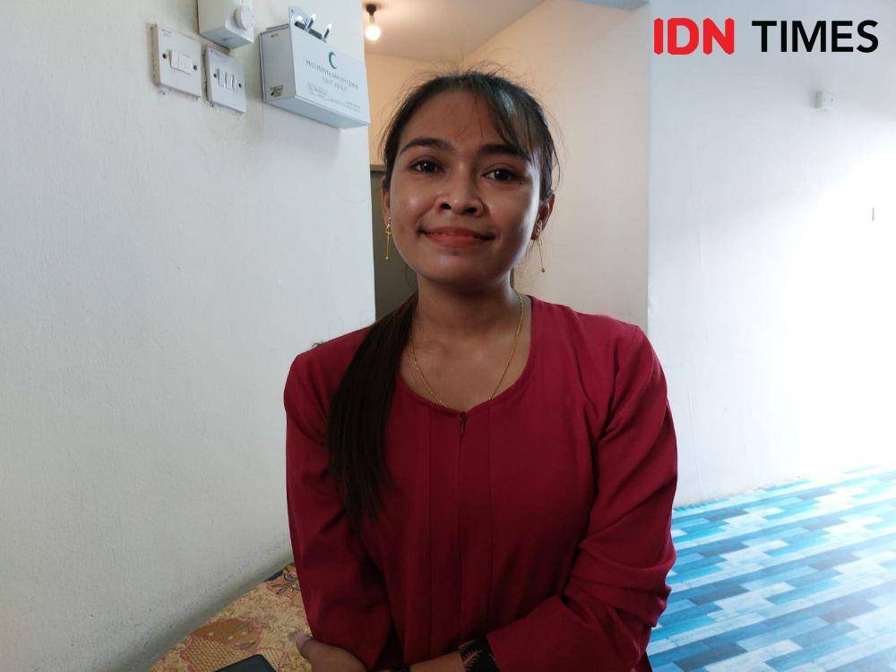 Arinina, pekerja migran asal Indonesia yang menempati asrama perempuan Pangsapuri Sri Ayu, Bandar Baru Bangi, Selangor, Malaysia. (IDN Times/Umi Kalsum)
