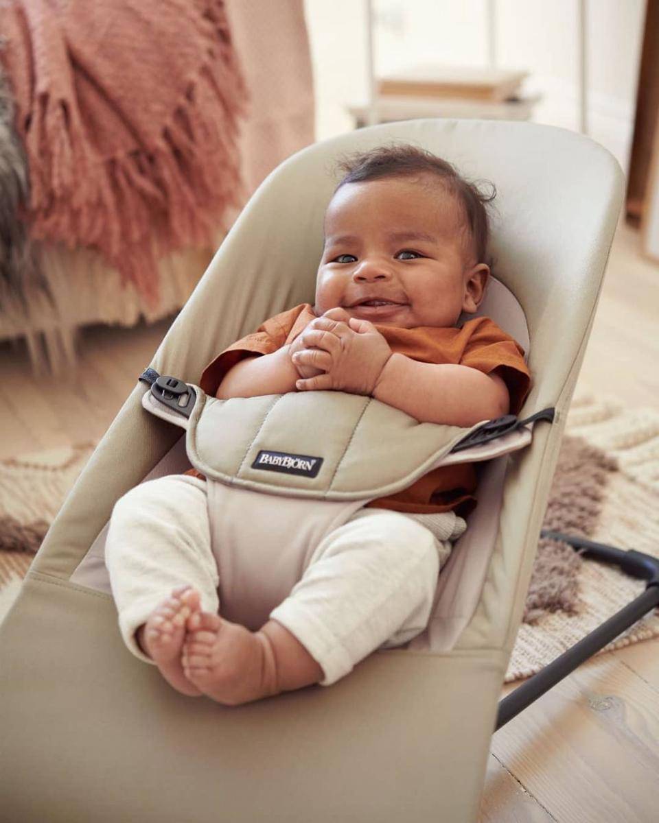 baby bouncer (instagram.com/babybjorn)