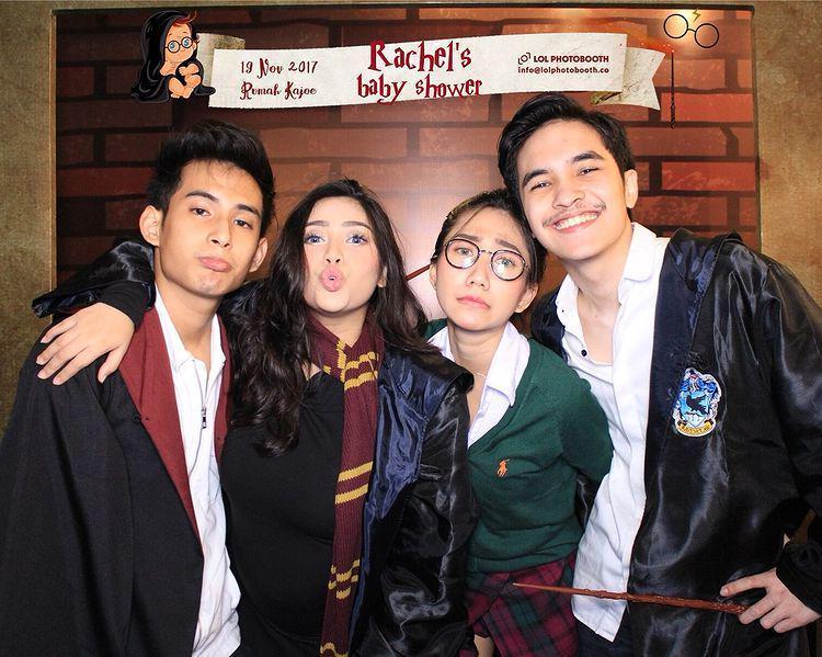 9 Momen Artis Merayakan Hari Spesial Bertema Harry Potter