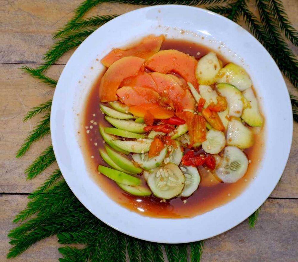rujak kuah pindang (instagram.com/rujak_kampoeng)