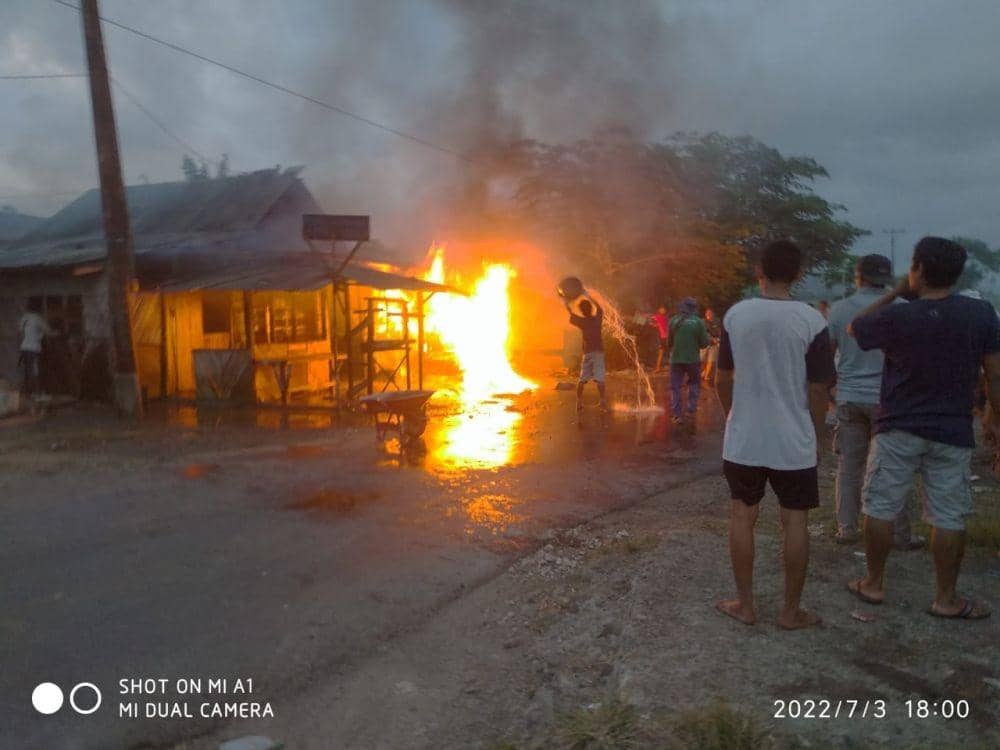 Rumah Penjual Bensin Eceran Hangus Terbakar di Sumbawa