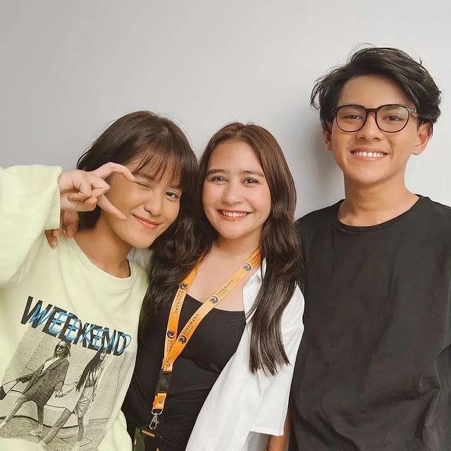 Ashira Zamita dan Rey Bong (instagram.com/dearstranger_series)