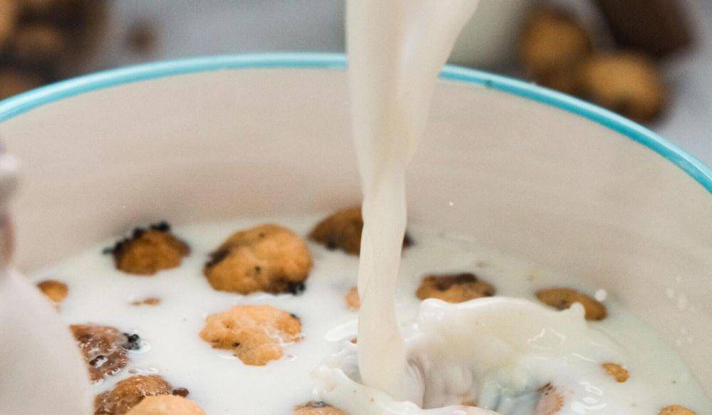 ilustrasi memasak susu (unsplash.com/Mateusz D)