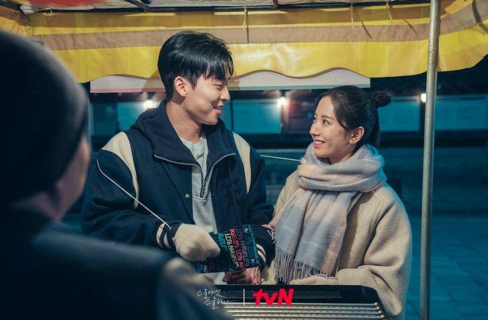 Choi Hyun Wook dan Bona di drama Twenty-Five Twenty-One (instagram.com/tvn_drama)