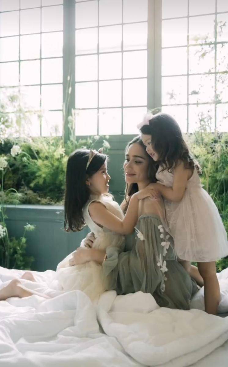 Potret maternity Yasmine Wildblood bersama buah hati. (instagram.com/babyaxioo)