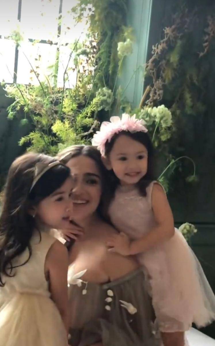 Potret maternity Yasmine Wildblood bersama buah hati. (instagram.com/babyaxioo)