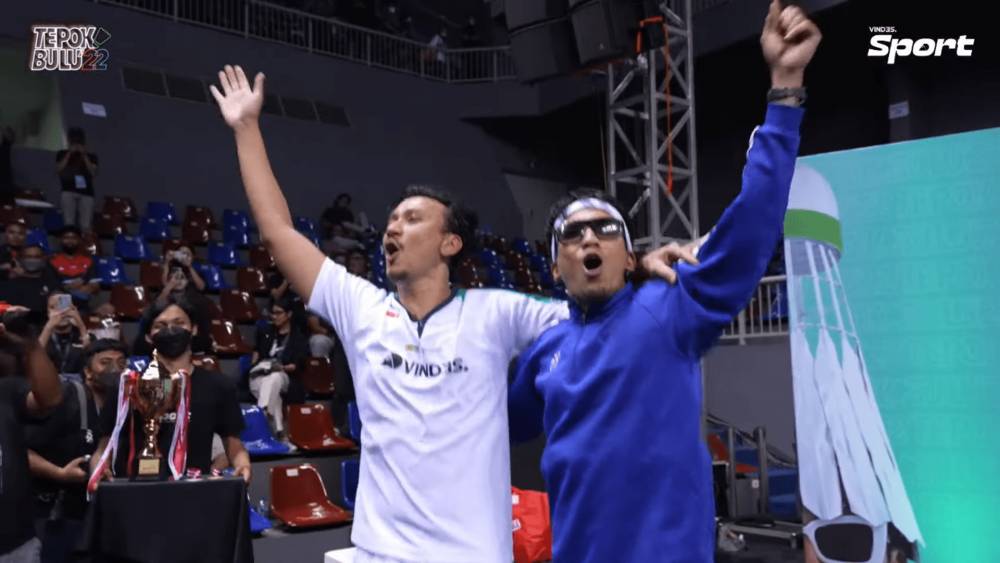 Desta merayakan kemenangan Vincent di Tepok Bolu 2022. (youtube.com/VINDES)