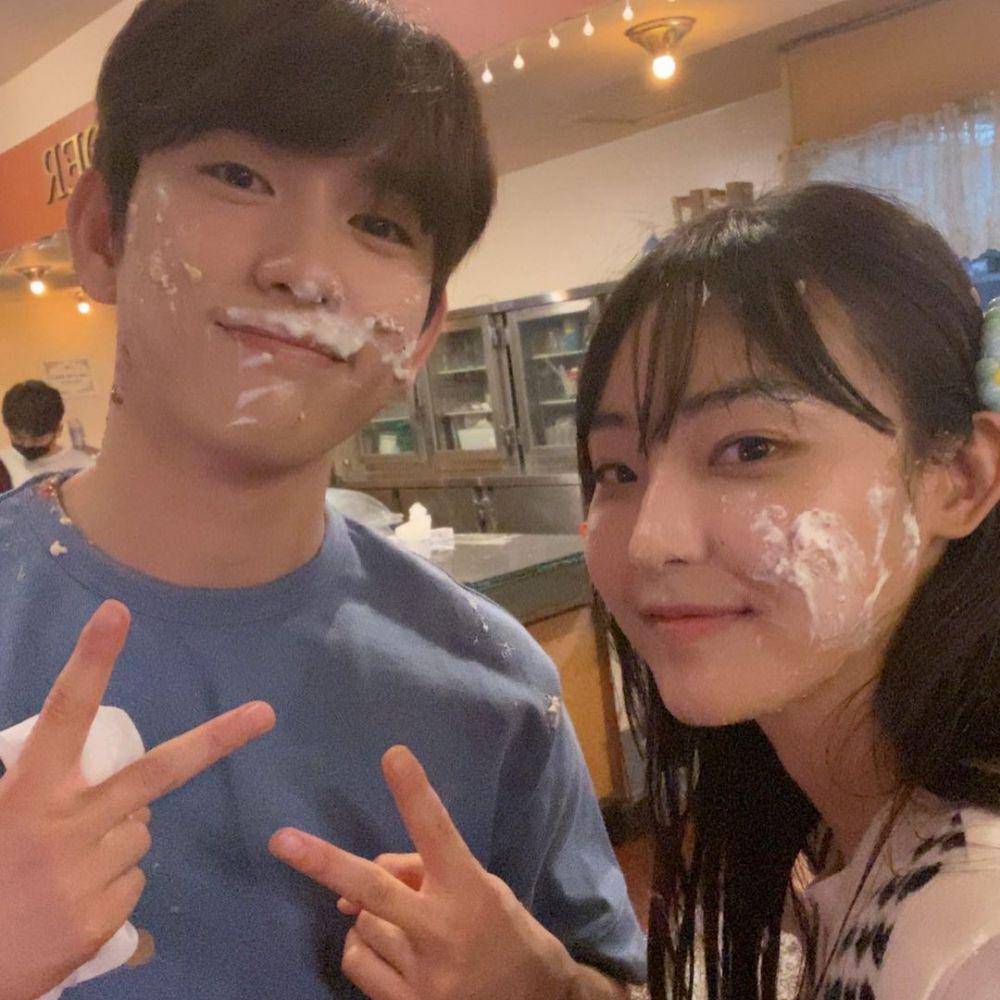 Jinyoung dan Jeon So Nee (instagram.com/somewheregreeny/)