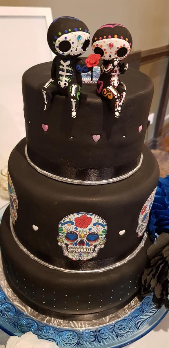 potret kue pernikahan yang unik (reddit.com/user/AlpheccaD)