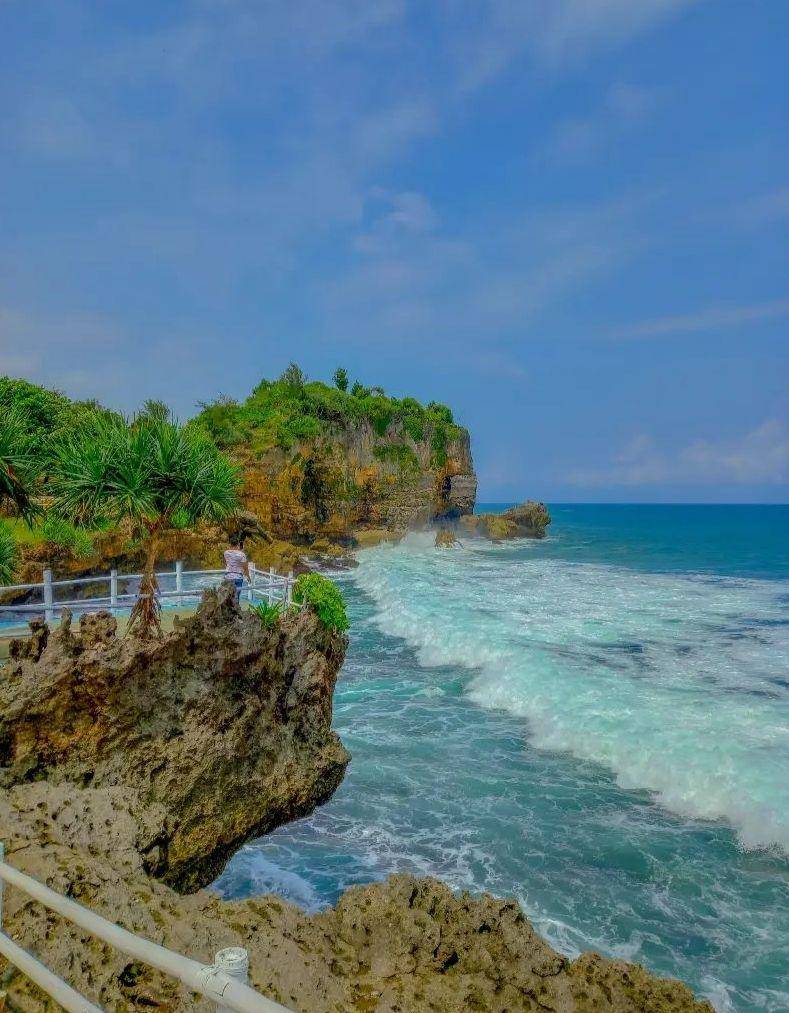 pesona Pantai Ngobaran (instagram.com/d_omahayu)
