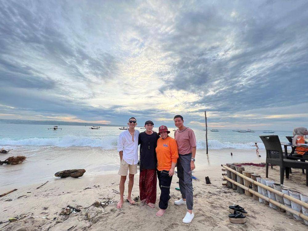 keluarga Melly Goeslaw (instagram.com/melly_goeslaw)