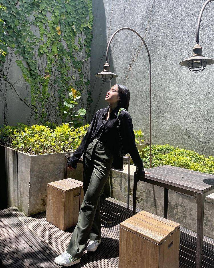 OOTD cewek mamba ala Satine Zaneta (instagram.com/satinezaneta)